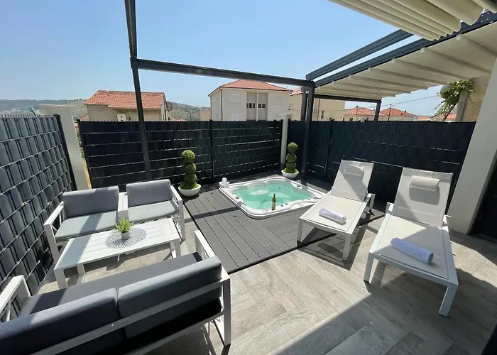 Sky Garden Apartment *